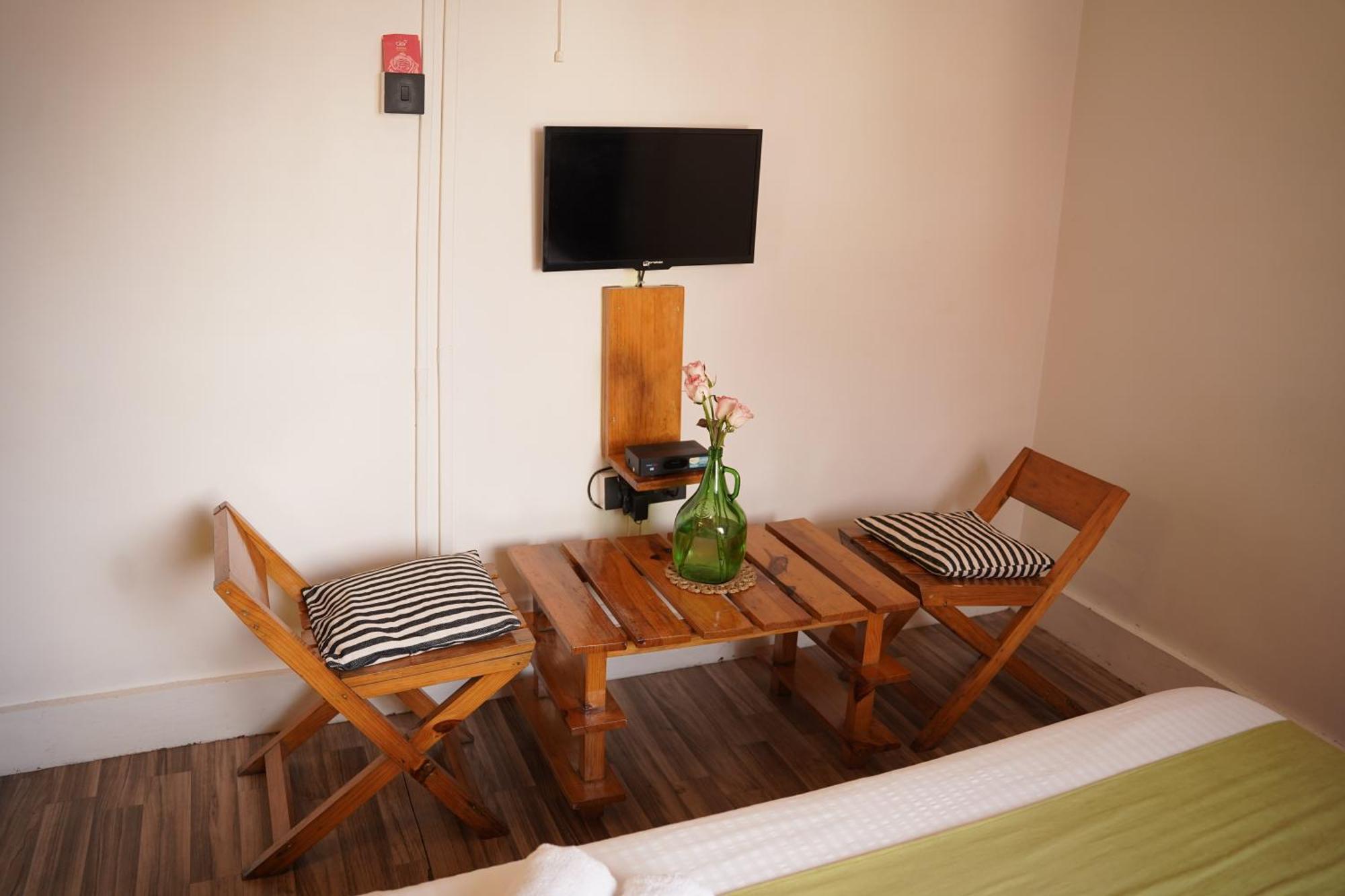 The Living Roof Hotel Shillong Buitenkant foto