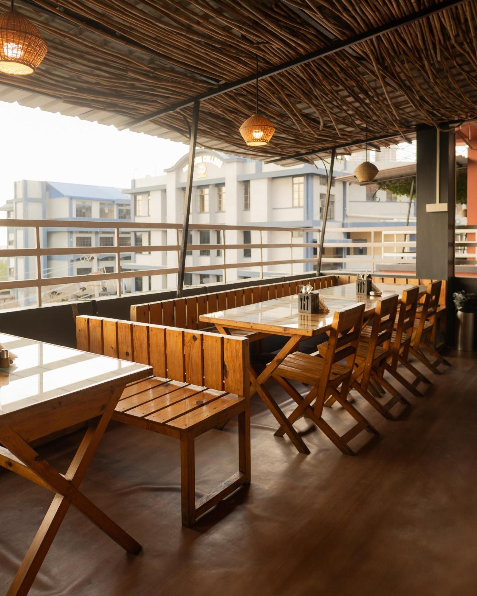 The Living Roof Hotel Shillong Buitenkant foto